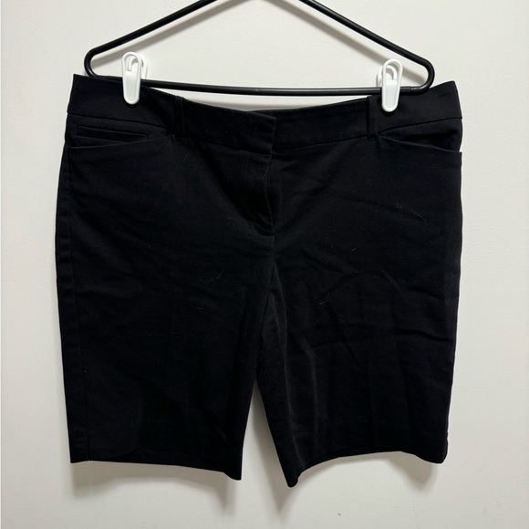 White House Black Market Black Women's Shorts - Picture 1 of 5